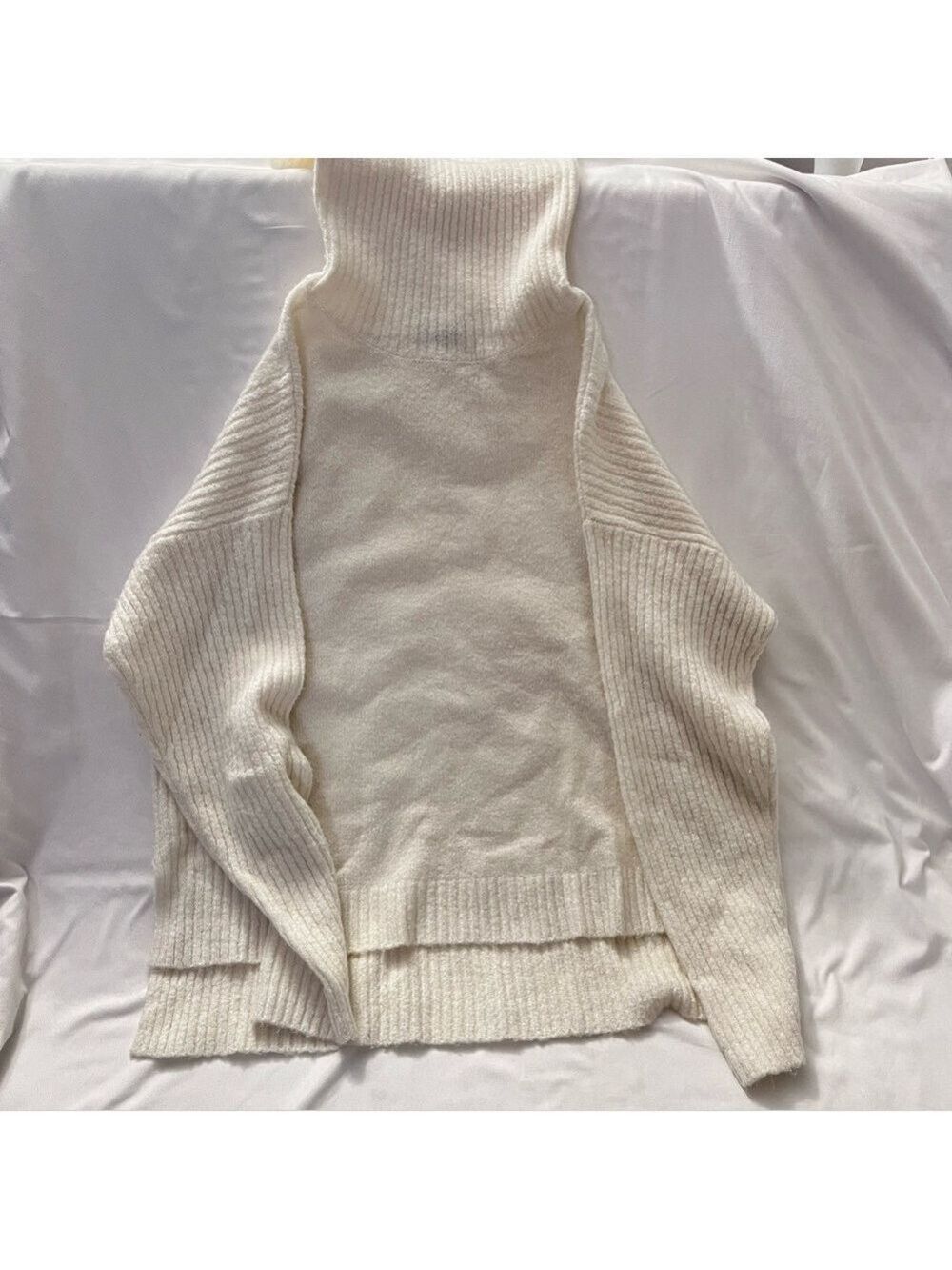 Dynamite Cozy Oversized Turtleneck Sweater Ribbed Cream Small